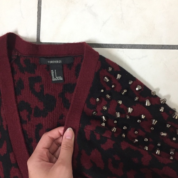 🚫 SOLD F21 Women Oversize Cardigan Maroon Sz S - Picture 5 of 5